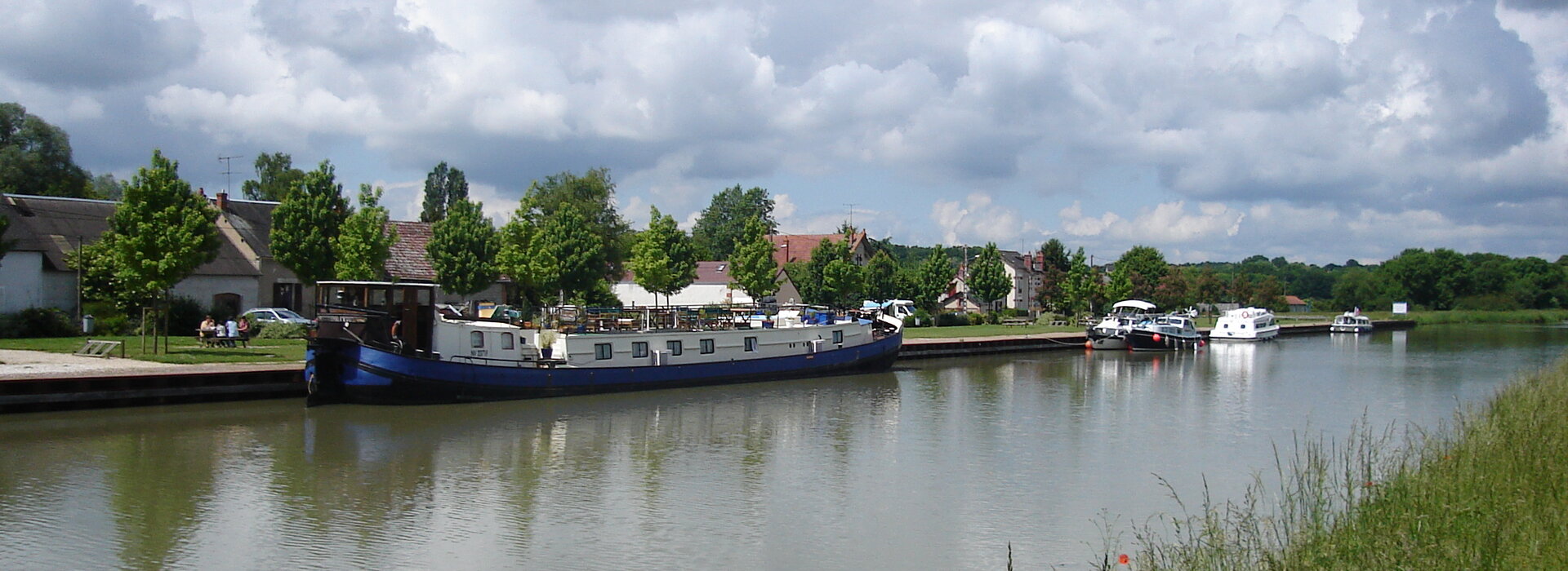 La halte nautique à Cuffy